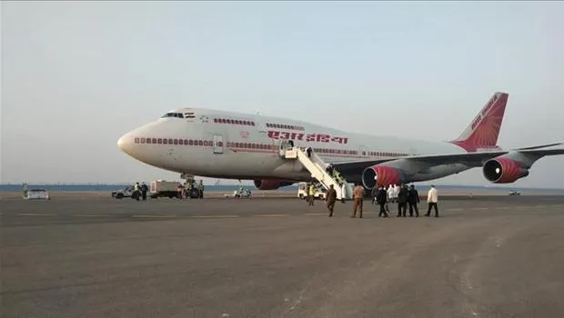 Air India Uçağında Bomba Paniği! Acil İniş, Yolcular Tahliye Edildi