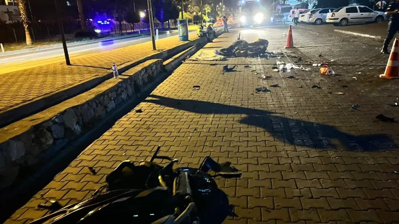 Alanya'da Korkunç Kaza! 2 Motosikletli Feci Şekilde Can Verdi