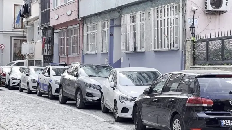 İstanbul'da Korkunç Cinayet: Arkadaşını Öldürüp İntihar Etti!