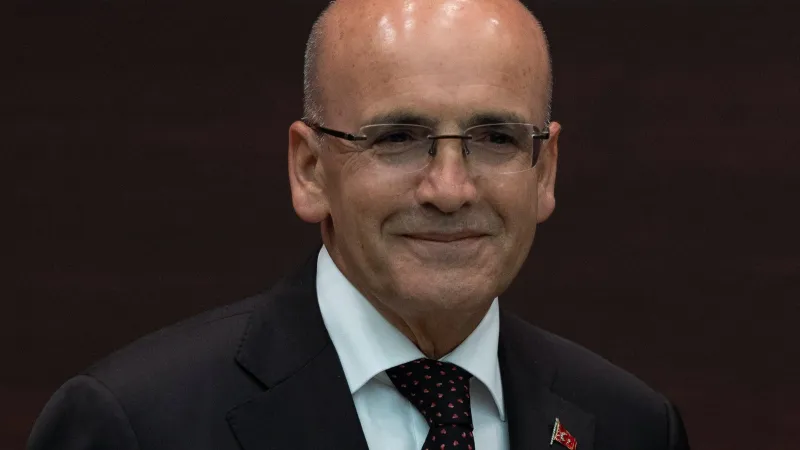 Şimşek'ten Katar'da Yatırım Çağrısı! Türkiye'nin Yeni Fırsatları
