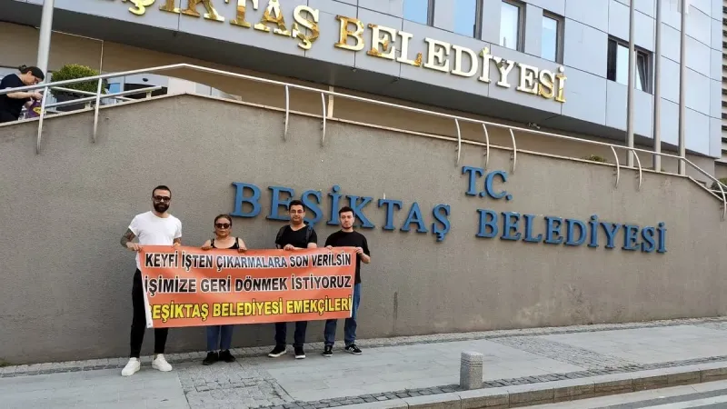 Beşiktaş'ta İşçi İsyanı! Belediye Önünde Süresiz Oturma Eylemi