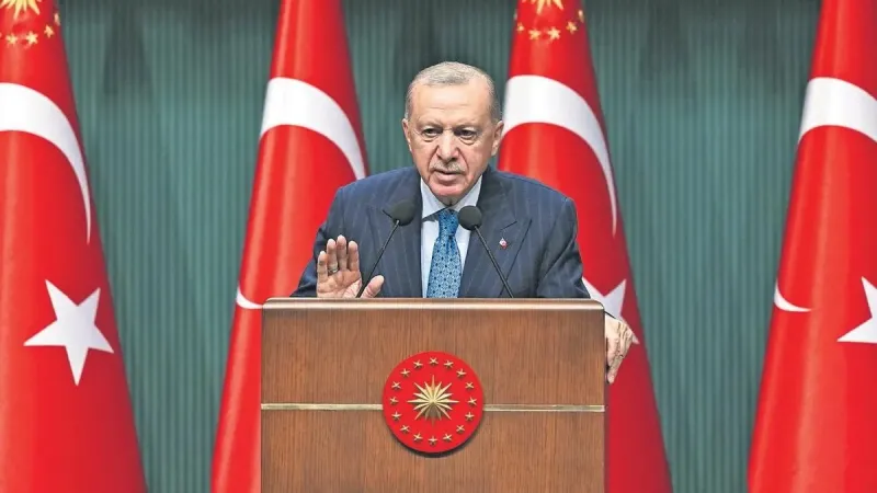Birbirlerini övenler gırtlak gırtlağa