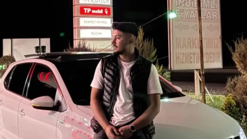 Burdur'da acı kaza: Kamyonet ile çarpışan otomobil hurdaya döndü! Sürücüsü hayatını kaybetti