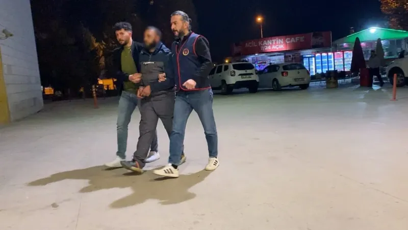 Bursa'da hapis cezasıyla aranıyordu: Otobüste kıskıvrak yakalandı!