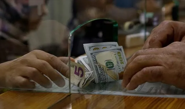 Dolar yeni güne yatay seyirle başladı