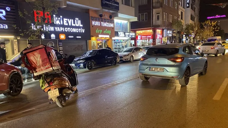 Eskişehir'de Feci Kaza! Motosikletli Önce Yayaya Sonra Otomobile Çarptı!