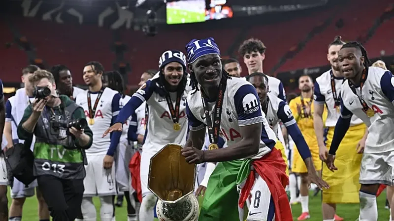 Fenerbahçe'den Ada çıkarması! Devin Özek ilk transferi için devrede