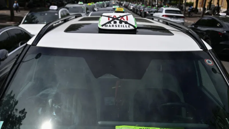 Fransa'da Taksiciler Ayaklandı! İşte Eylemin Perde Arkası