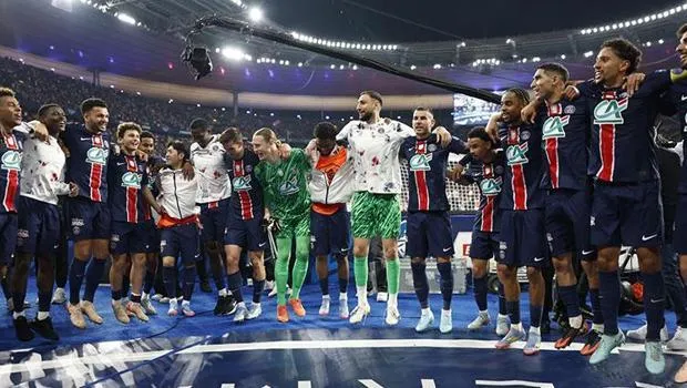 PSG Fransa Kupası'nı Kaldırdı! Reims'i Ezdi Geçti!