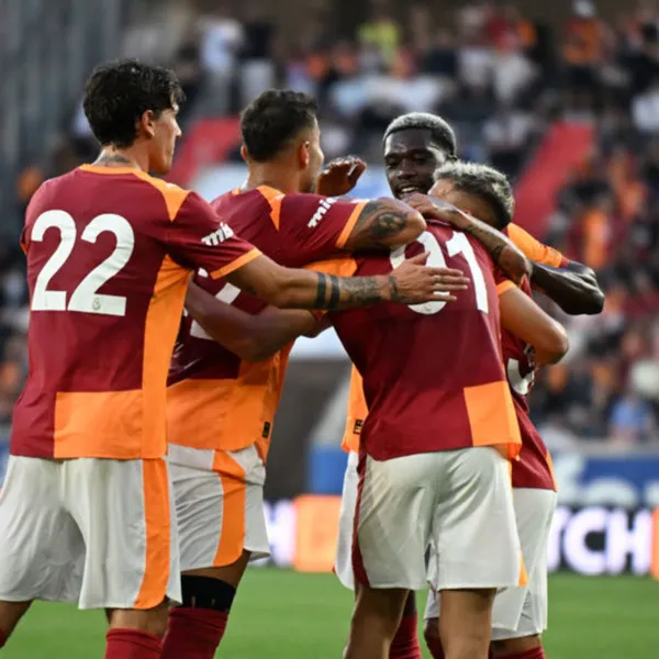 Galatasaray Cagliari Maçı: Nefesler Tutuldu! Tarihi An Geliyor!