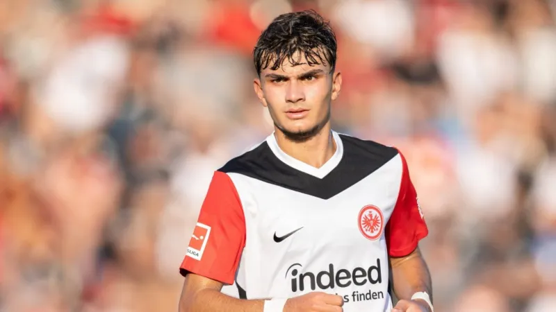 Frankfurt Şoku! Galatasaray'ın Rakibi Deplasmanda Çöktü!