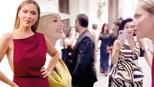 Hadise’ye Sharon Stone sürprizi