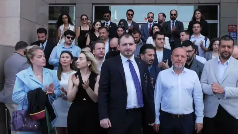 İBB Soruşturmasında Skandal! Avukatlar Adliyeyi Terk Etti Mi?