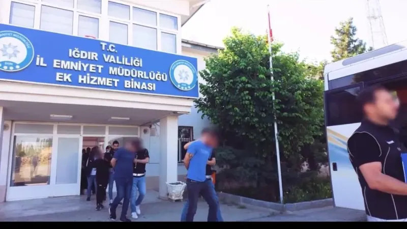 Iğdır’da uyuşturucu tacirlerine şafak operasyonu! 10 tutuklama