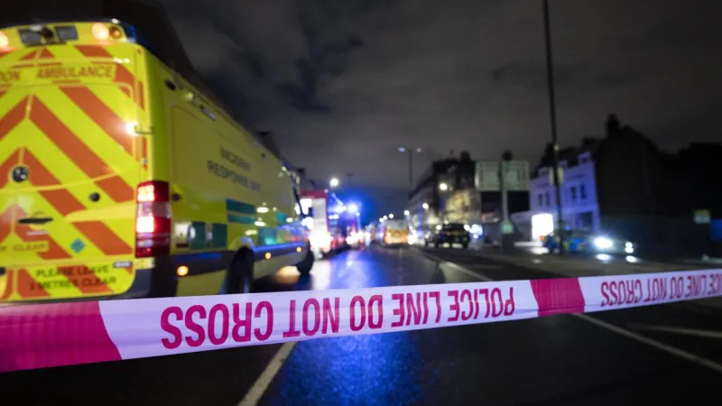 İngiltere'de trende bıçaklı saldırı: 2 gözaltı