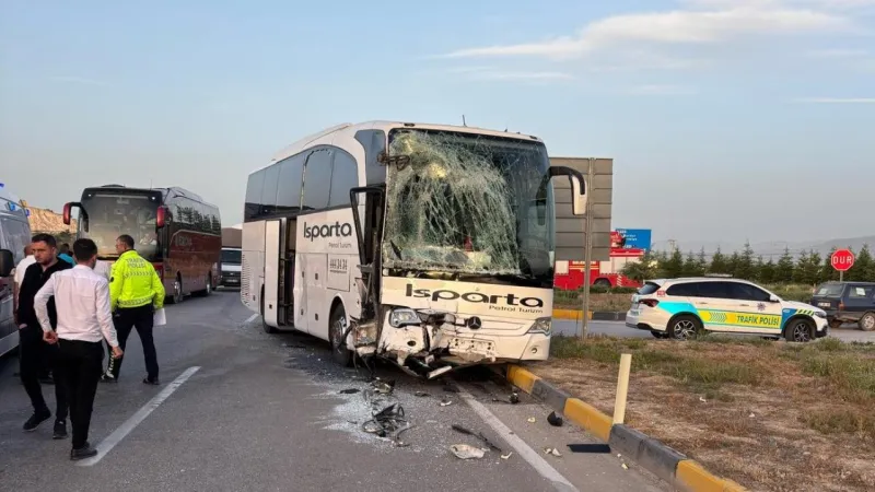 Isparta'da Otobüsler Çarpıştı! 28 Yaralı: İşte O Anlar!