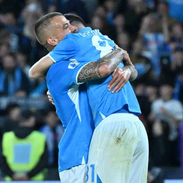 Napoli Şampiyon! Maradona'nın Takımı İtalya'yı Salladı!