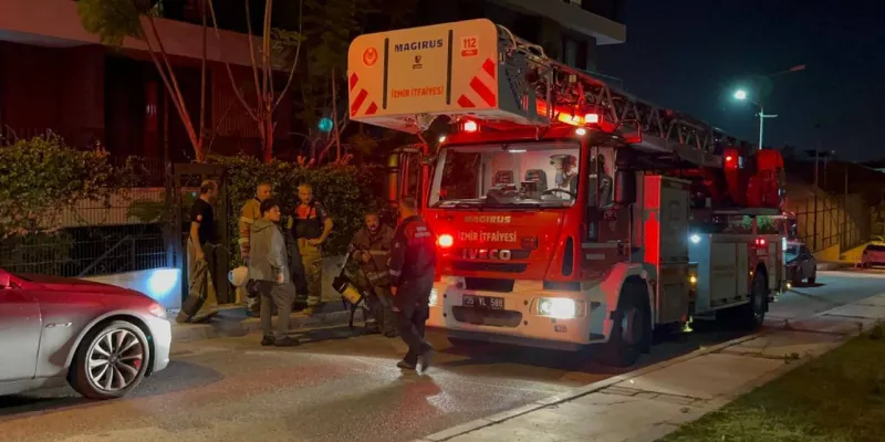 İzmir'de Korku Dolu Anlar! Apartman Yangını ve Kurtarma Operasyonu