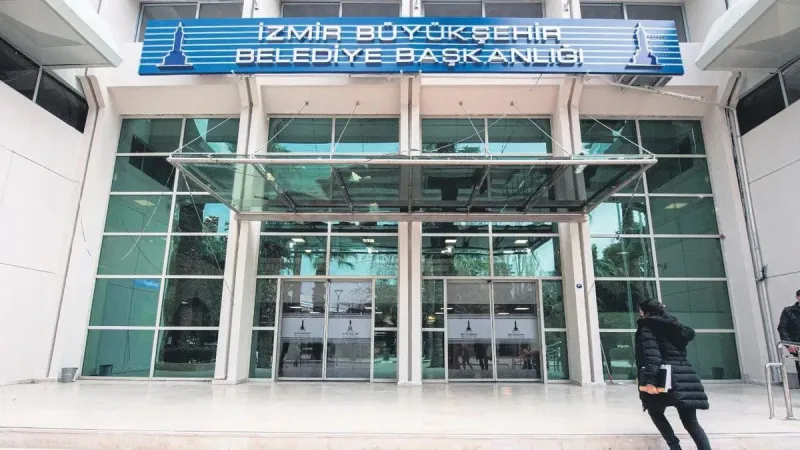 İzmir'de Borç Şoku! Belediyeden Dev Kredi Hamlesi Mi Geliyor?