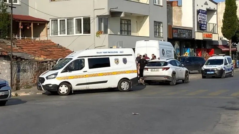 İzmir'de dehşete düşüren olay! Tartıştığı karı kocayı silahla vurdu
