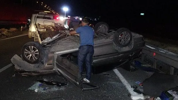 İzmir'de Feci Kaza: Bebek Yaralı, Genç Çift Hayatını Kaybetti!