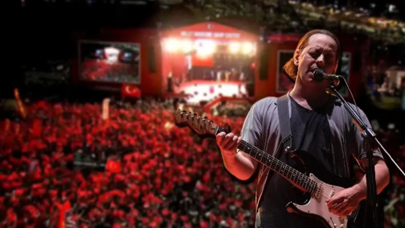 İzmir'deki konsere gittiler! Duman'dan ihraç edilen teğmenlere özel selam