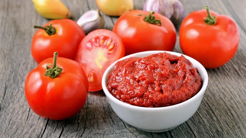 Salçada Küflenmeye Son! İşte Yıl Boyu Taze Salça Saklama Sırrı