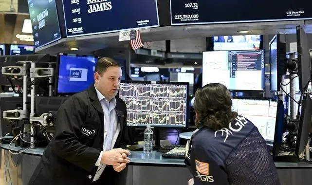 Piyasalar Alarmda! Trump ve Fed Gerilimi Borsaları Sallıyor!