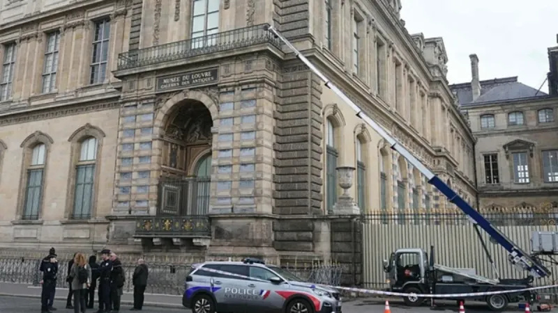 Louvre'da 7 Dakikada Şok Hırsızlık! Bedeli Dudak Uçuklattı