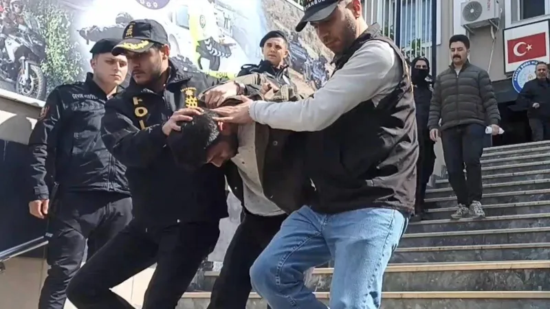 Mattia Ahmet Minguzzi cinayetinde aileyi tehdit eden 2 sanığın yargılandığı duruşma ertelendi 