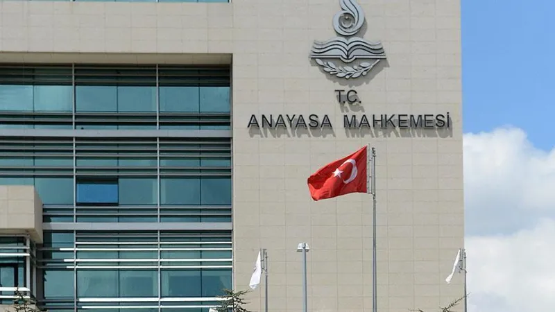 Memuriyet hakkı ihlali AYM'den döndü!