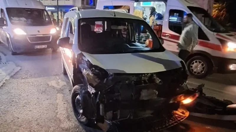 Mersin'de trafik kazası: Motosikletli 2 kişi yaralandı!