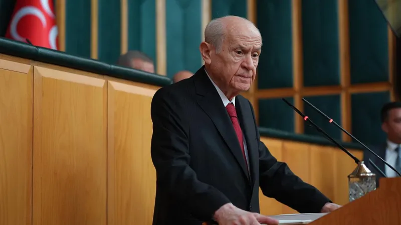 MHP Genel Başkanı Bahçeli'den CHP Genel Başkanı Özel'e geçmiş olsun telefonu