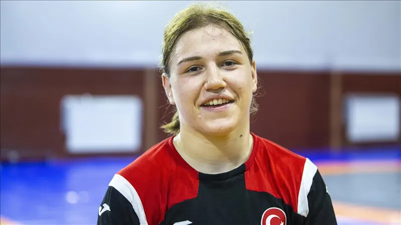 Milli güreşçi Beyza Nur Akkuş, 20 yaş altı Avrupa şampiyonu oldu
