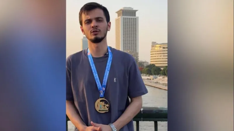 Milli wushucu Akyüz Filistin için madalyasını Nil Nehri'ne attı