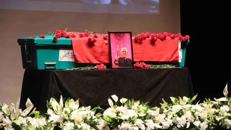 Ali Özgentürk'e Veda: Usta Yönetmen Son Yolculuğunda!