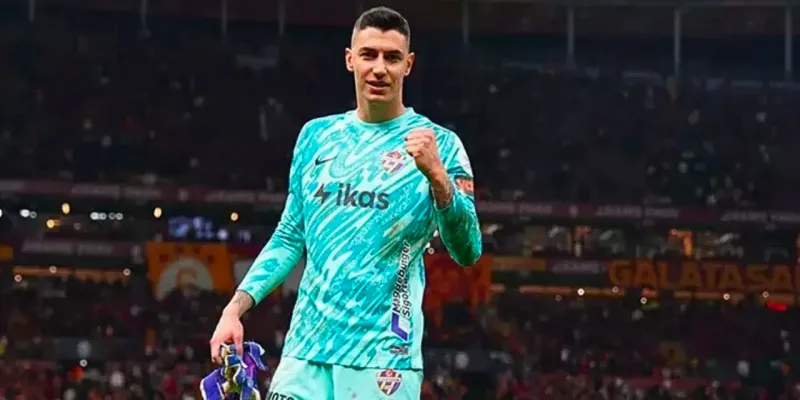 Berke Özer Eyüpspor'da! İmza Detayları ve Yeni Hedefler