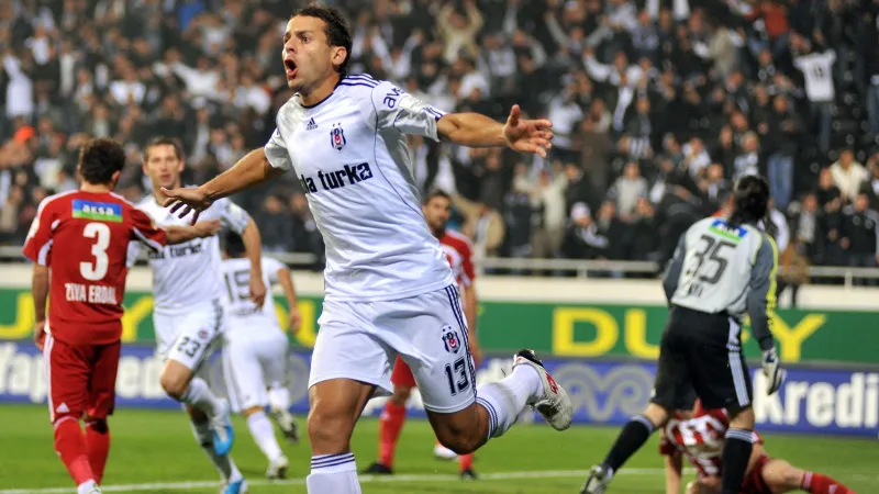 Bobo'dan Derbi Yorumu: Beşiktaş Fenerbahçe'yi Nasıl Yener?