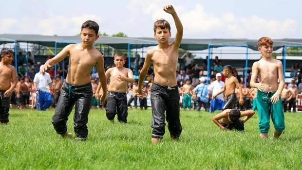 Manavgat Yağlı Güreşleri Başladı! CW Enerji Ligi'nde Kıyasıya Mücadele