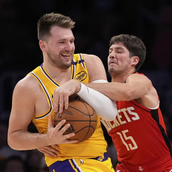 Doncic 39 attı, Lakers farklı kazandı!