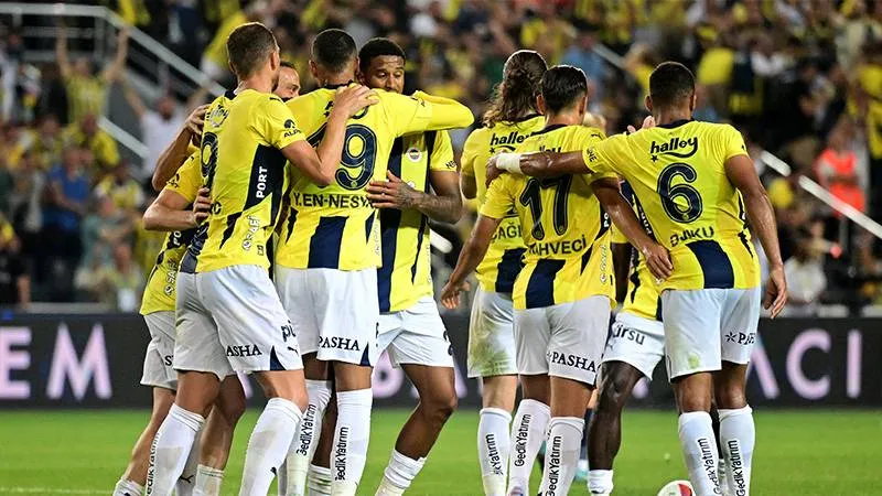 Fenerbahçe Farkı 5'e İndirdi! Başakşehir Deplasmanında Zafer