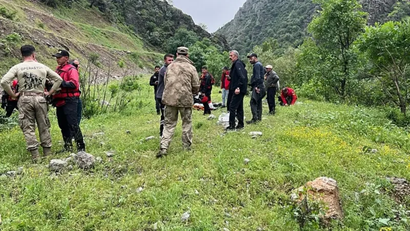 Hakkari'de Kayıp Genç! Dalgıç Polisin Başına Gelmeyen Kalmadı