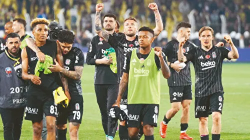 Kadıköy'de Şok! Fenerbahçe Beşiktaş'a Yenildi, Şampiyonluk Tehlikede Mi?