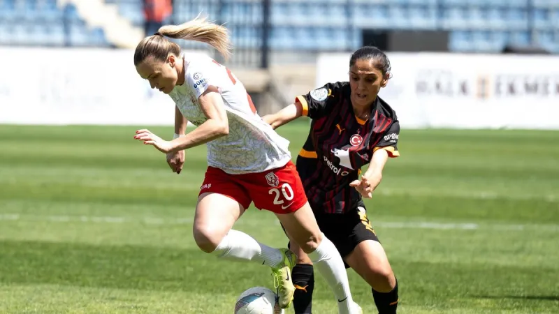 Fomget Şampiyon! Kadın Futbol Süper Ligi'nde Zirve Değişti!