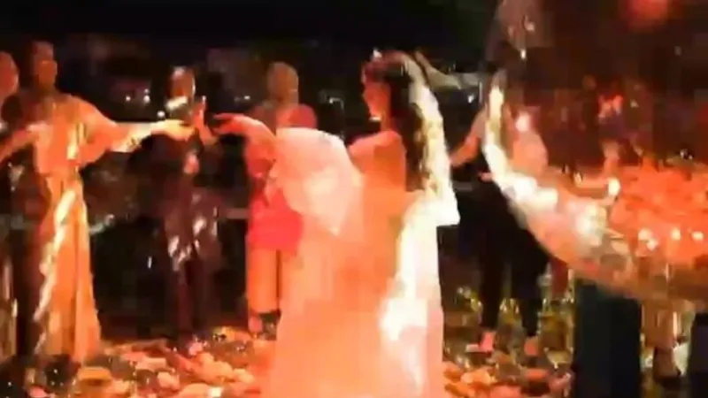Kına Gecesinde Kabus! Disko Topu Gelinin Üzerine Düştü!