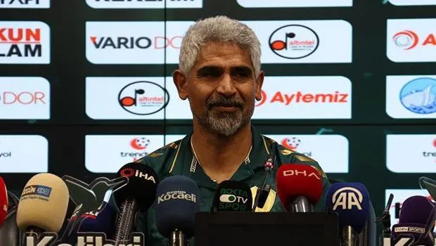 Kocaelispor'da Şok Ayrılık! İsmet Taşdemir Gözyaşlarıyla Veda Etti