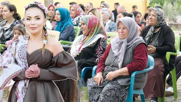 Köyde Opera Sürprizi! Soprano Ceylan'dan Unutulmaz Konser
