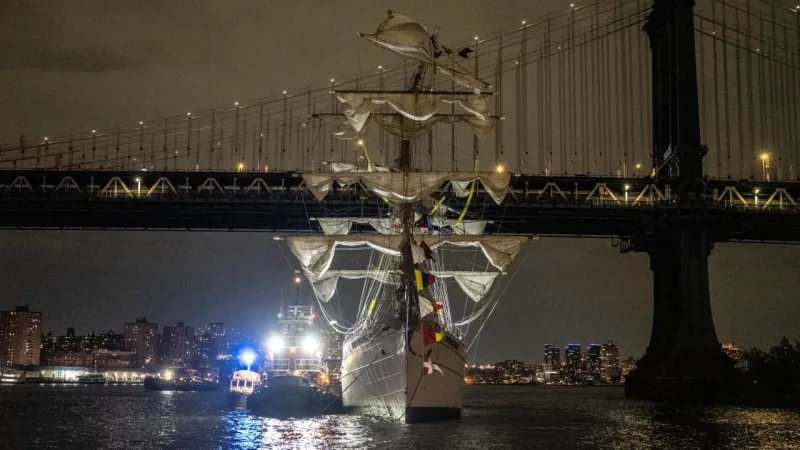 Meksika Gemisi Brooklyn Köprüsü'ne Mi Çarptı? Şoke Eden İddia!
