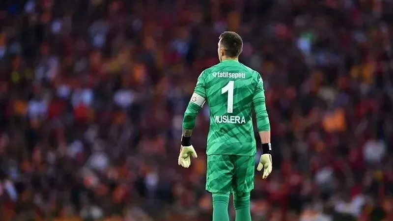 Muslera Efsanesi: Bülent Korkmaz'ın Rekoruna Ortak Olacak mı?