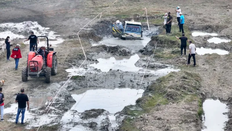 Off-Road Tutkunları Düzce'de Coştu! Çamur ve Heyecan Bir Arada